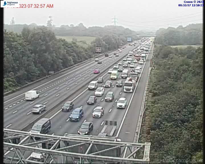 M3 crash near Eastleigh causes tailbacks on M27 - Vimarsana News