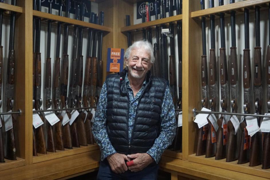 When will Lamberts of Ringwood gun shop be closing? 