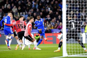 Southampton embarrassed 5-0 by Leicester City