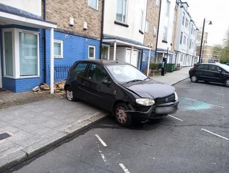 Smashed car left on pavement in Oxford Street after crash - Vimarsana News