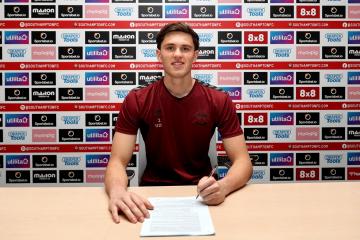 'This is home for me' - Southampton goalkeeper signs deal until 2026