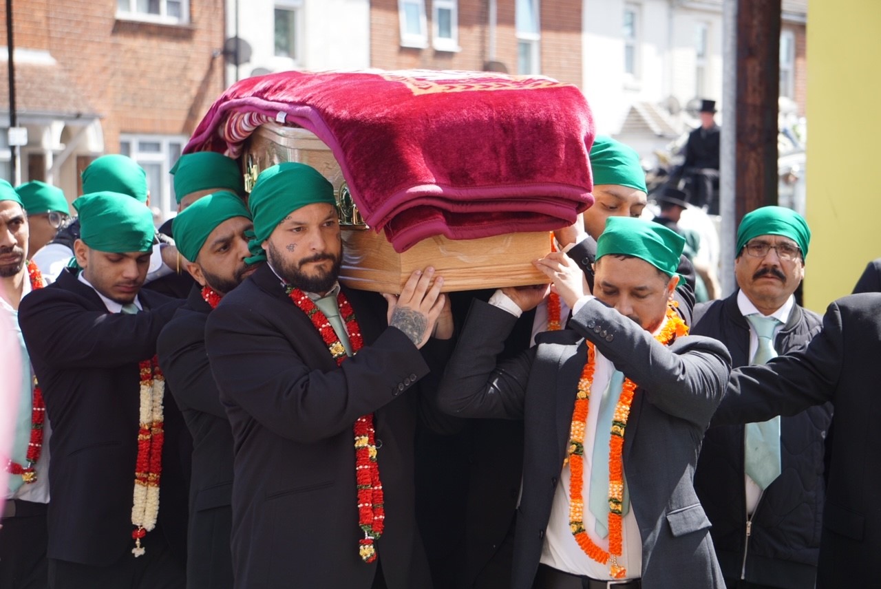 Family of 'kind' grandmother pay tribute to her at Southampton funeral - Vimarsana News
