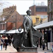 Railwayman statue in Eastleigh.