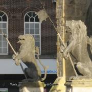 A bid to repaint the Bargate Lions black attracted only four signatures
