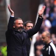 Derek McInnes reacts on the touchline (Andrew Milligan/PA)