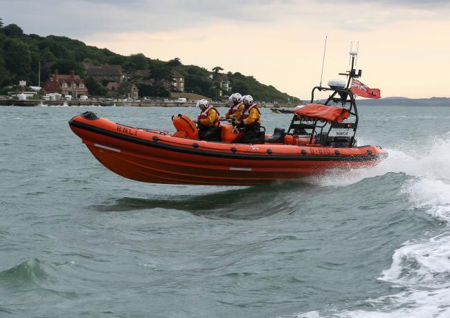 Fire breaks out on yacht in the Solent