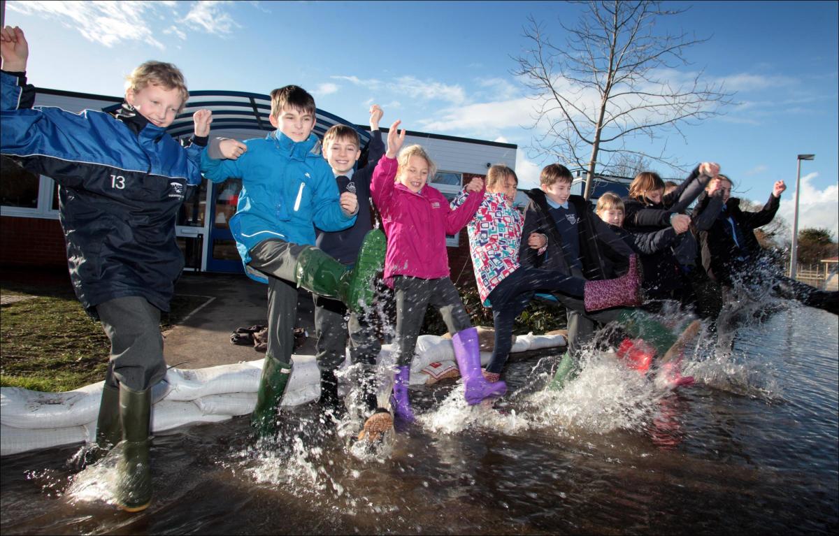 Floods of February 2014 - Fordingbridge Junior School pupils, Fordingbridge