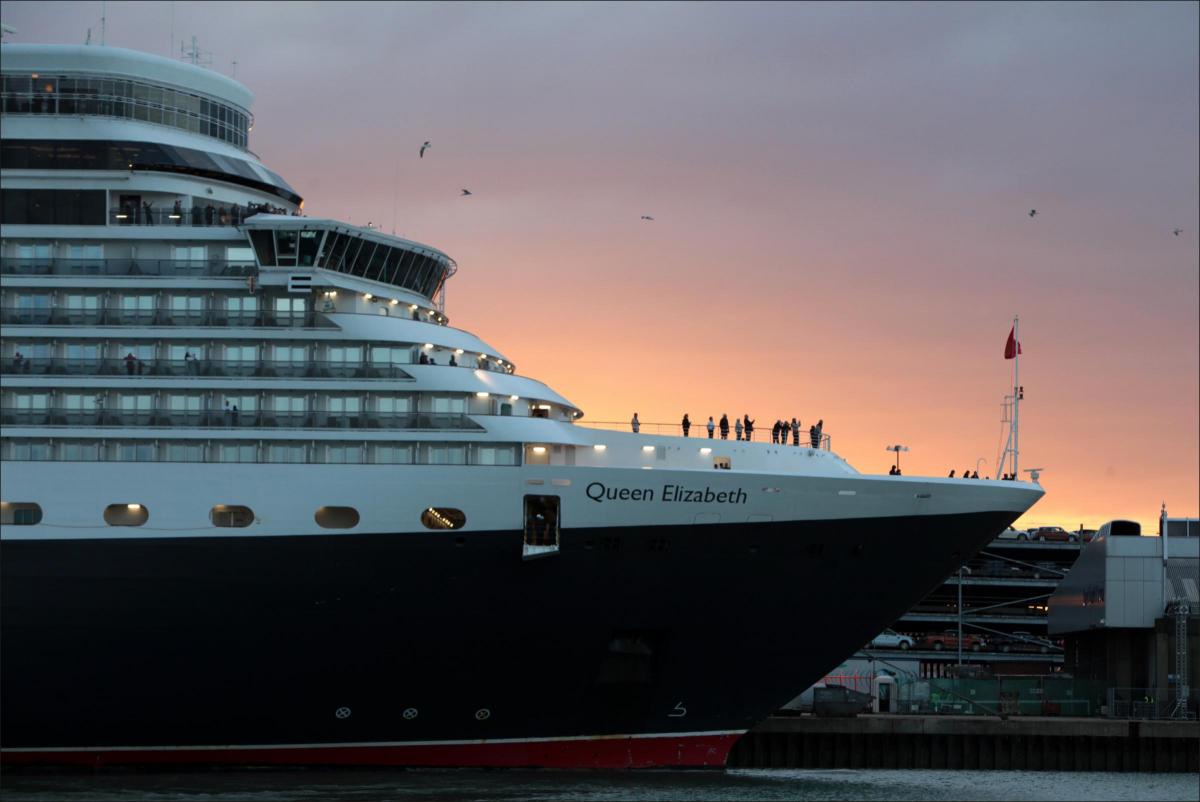 Pictures of The Three Cunard Queens in Southampton. This image is available to purchase as prints, keyrings, fridge magnets and more.