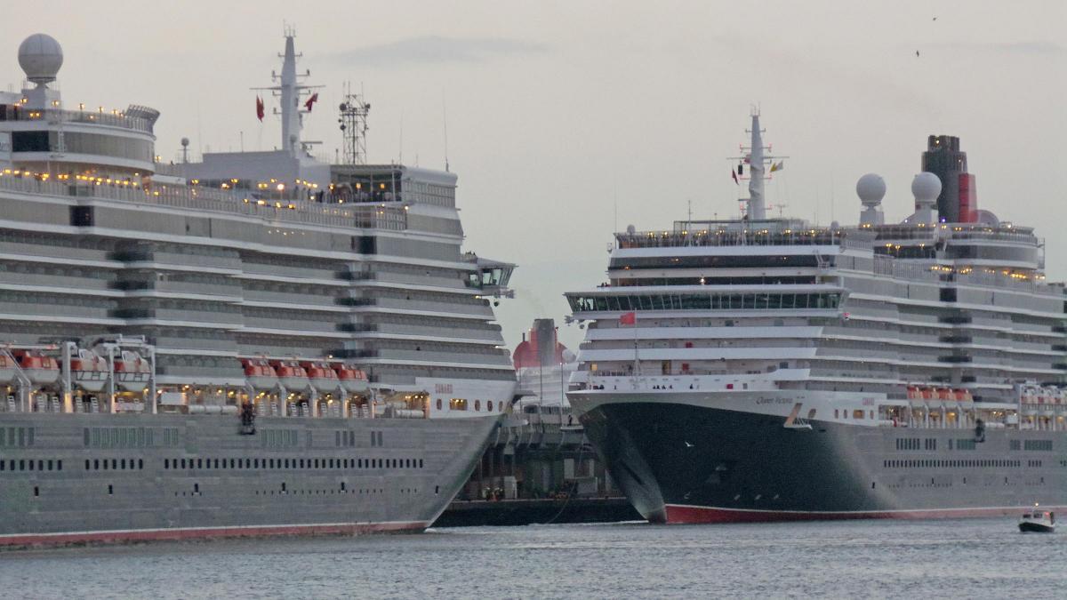 Pictures of The Three Cunard Queens in Southampton. This picture is not available for purchase. By Echo reader Joshua Drake.