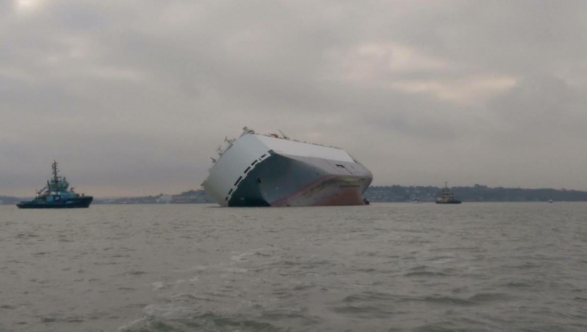 Ship runs aground at Brambles Bank of the Isle of Wight - Rory Bignall