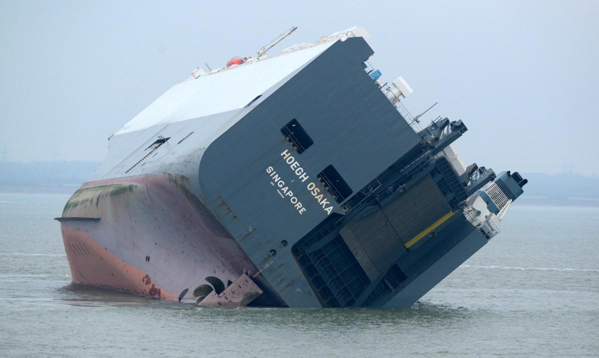 Ship runs aground at Brambles Bank of the Isle on Wight