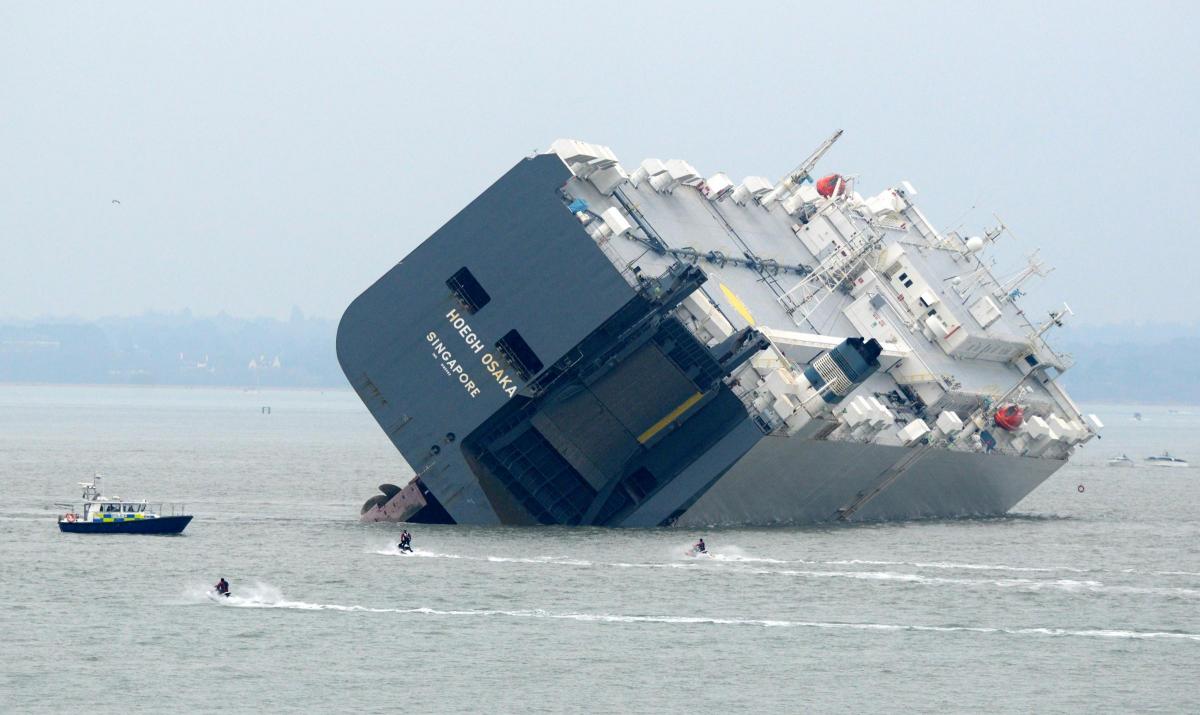 Ship runs aground at Brambles Bank off the Isle of Wight
