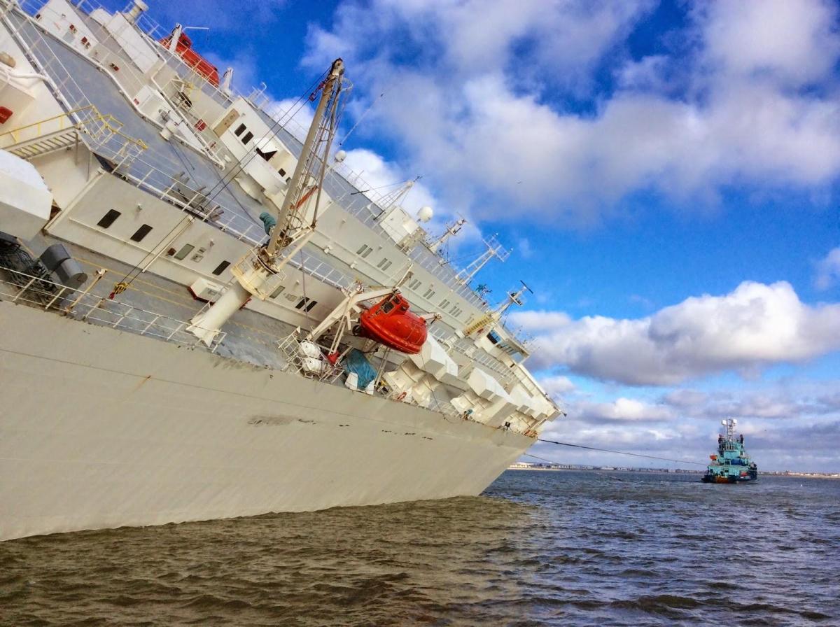 LATEST IMAGES - the Hoegh Osaka ship is now on the move after running aground at Brambles Bank of the Isle of Wight - January 7, 2015.