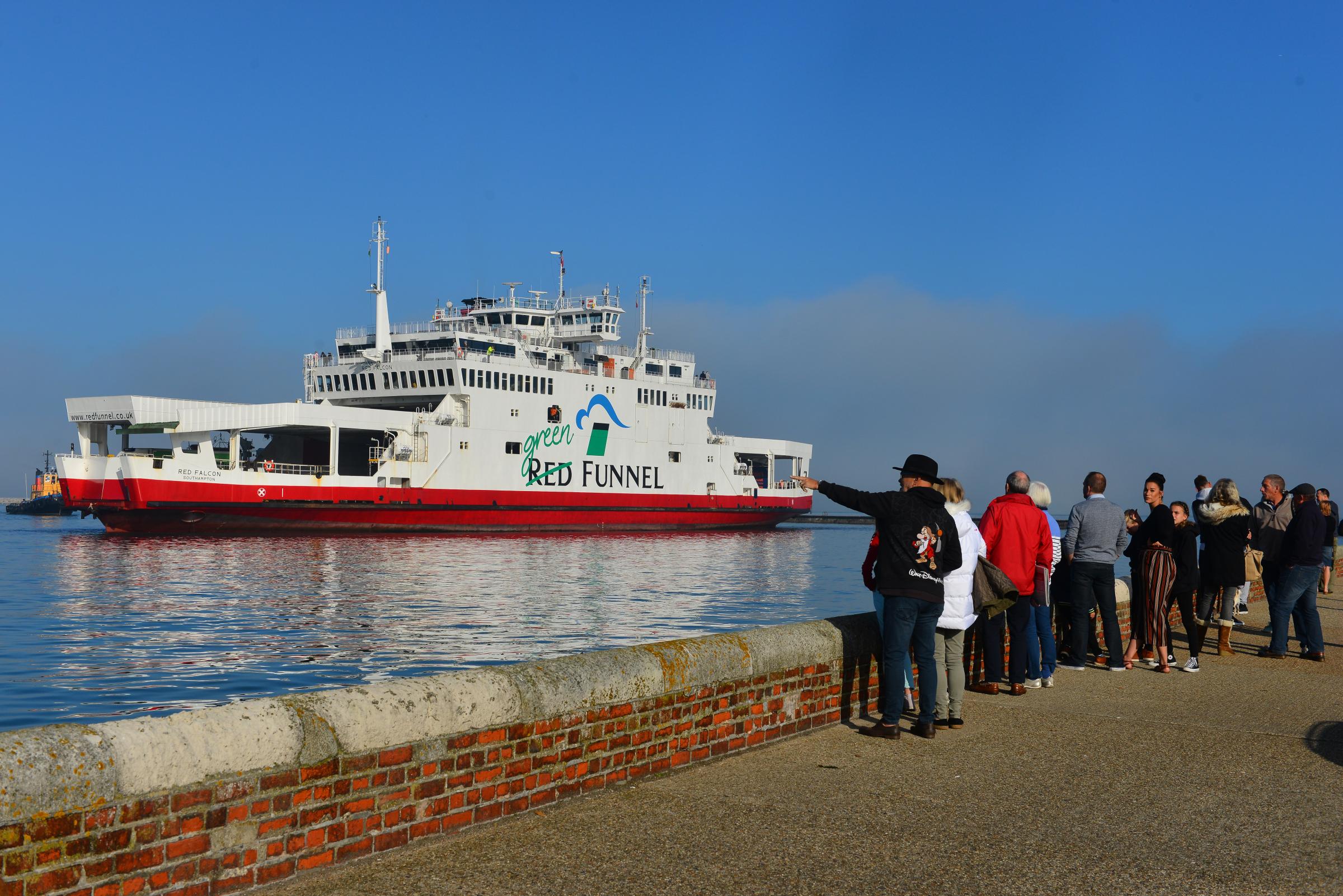 Ferry captain thought ship was 'facing the other way' during Solent crash, report reveals